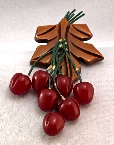 BP27 bakelite resin wash leaf/plums pin